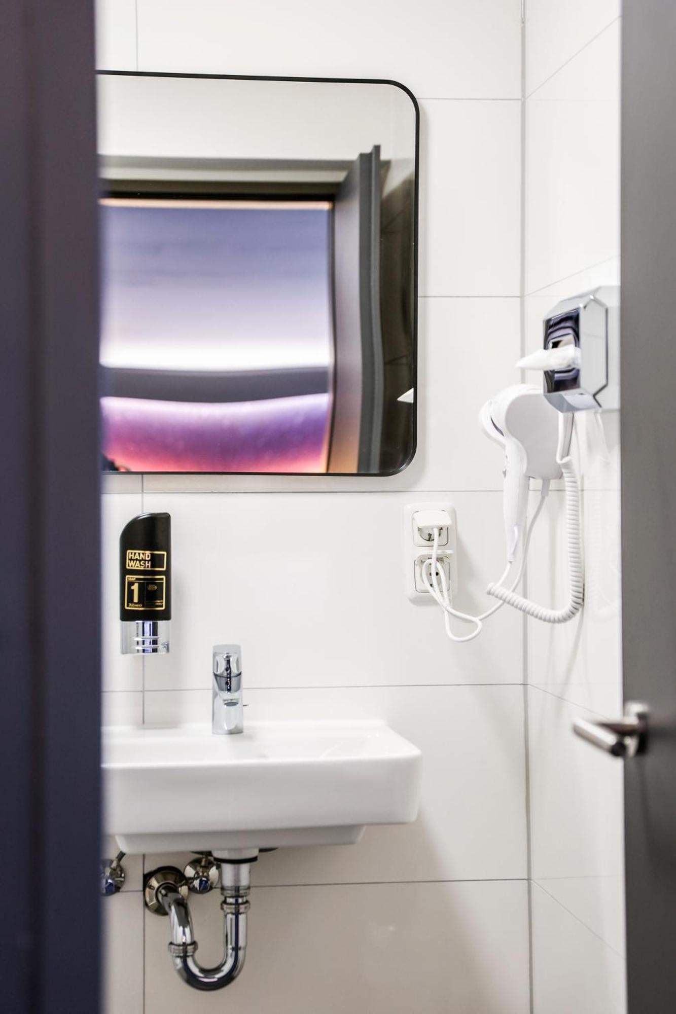 Sleephotels Cosmos Hamburg Exterior foto