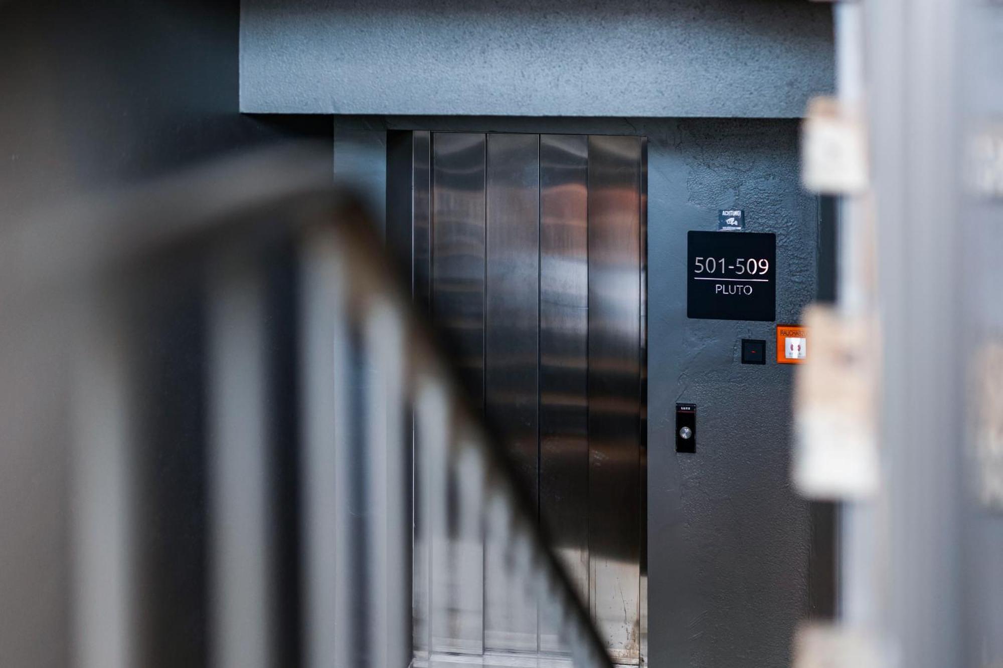 Sleephotels Cosmos Hamburg Exterior foto